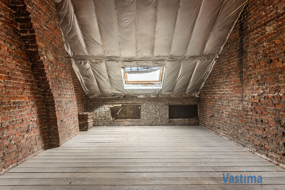 Immo Vastima - Huis Te koop Aalst - Charmante stadswoning met koer in het hart van de stad