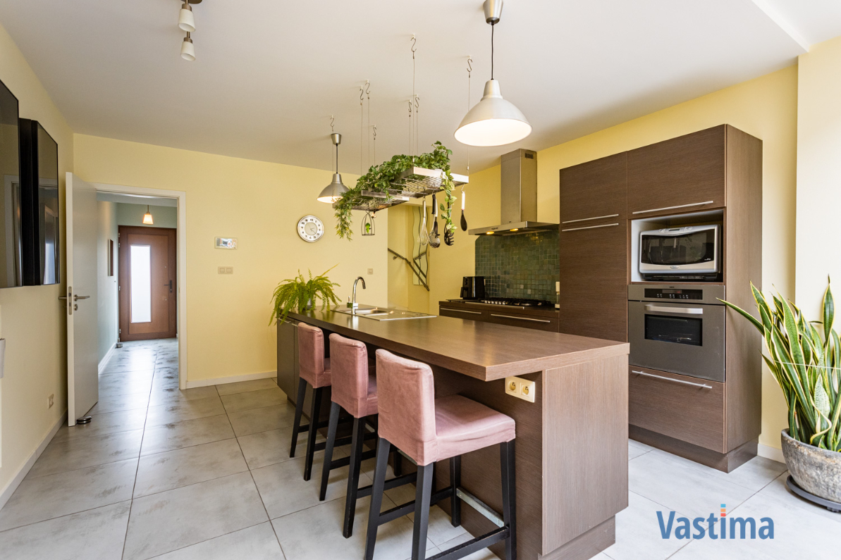 Immo Vastima - Huis Te koop Aalst - Instapklare stadswoning met tuin: ruimte, licht en comfort in één
