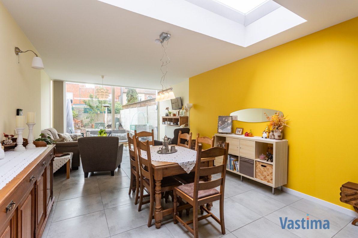 Immo Vastima - Huis Te koop Aalst - Instapklare stadswoning met tuin: ruimte, licht en comfort in één