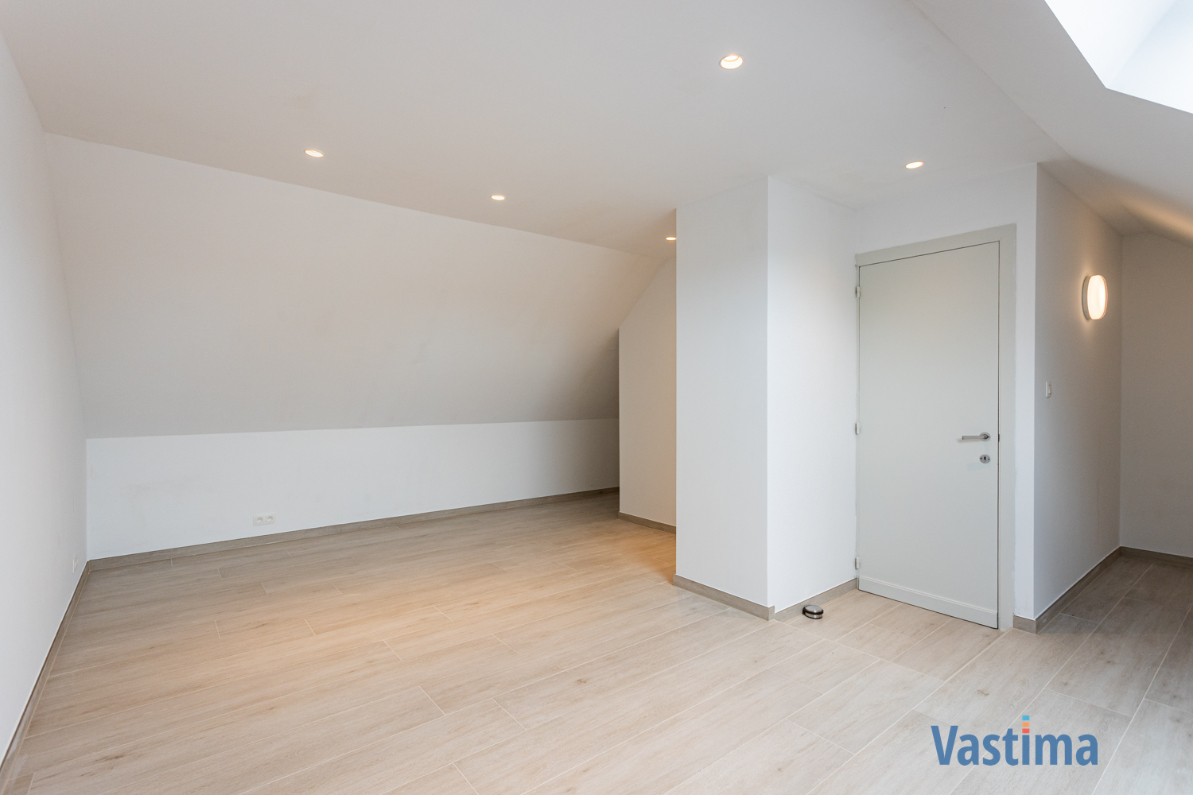 Immo Vastima - Huis Te huur Aalst - Lichtrijke halfopen bebouwing  met 3 slaapkamers en garage