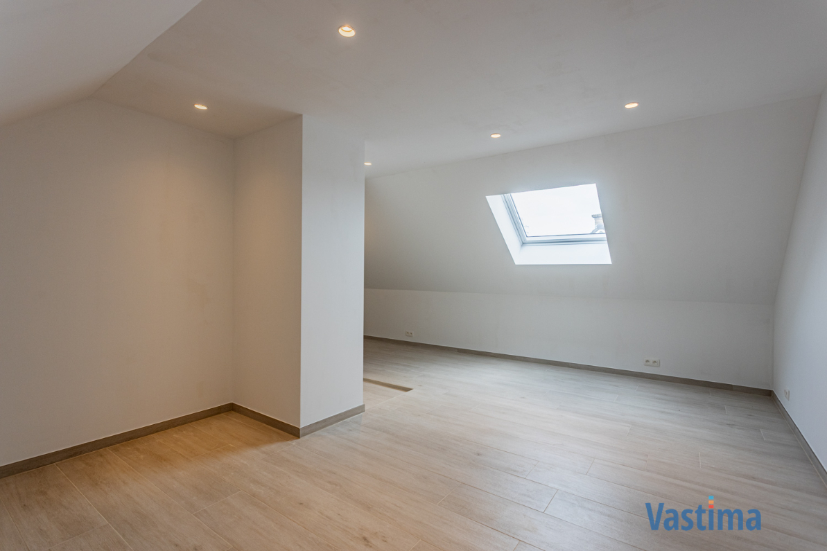 Immo Vastima - Huis Te huur Aalst - Lichtrijke halfopen bebouwing  met 3 slaapkamers en garage
