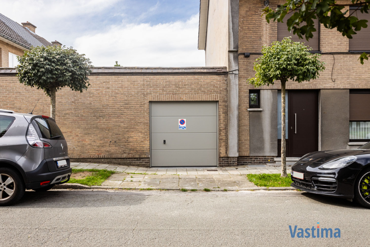 Immo Vastima - Huis Te huur Aalst - Lichtrijke halfopen bebouwing  met 3 slaapkamers en garage