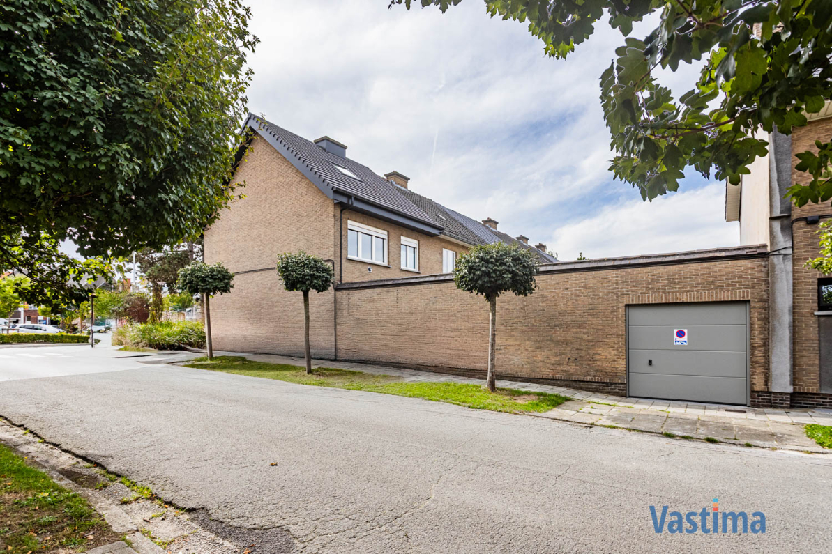 Immo Vastima - Huis Te huur Aalst - Lichtrijke halfopen bebouwing  met 3 slaapkamers en garage
