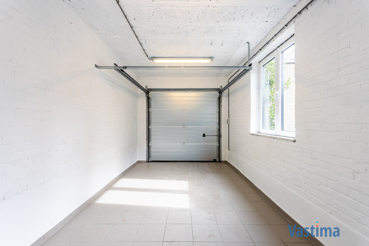 Immo Vastima - Huis Te huur Aalst - Lichtrijke halfopen bebouwing  met 3 slaapkamers en garage