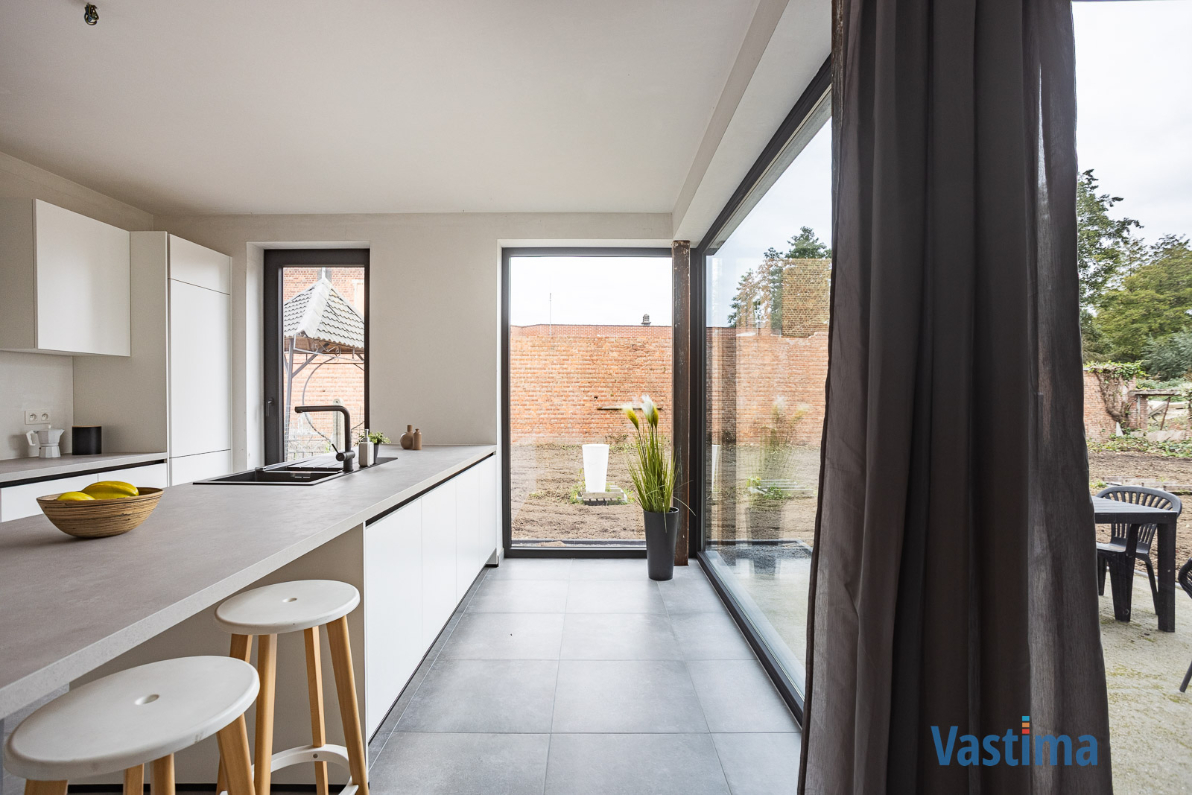 Immo Vastima - Huis Te koop Denderleeuw - Nieuwbouw gesloten woning met 3 slaapkamers, garage en tuin