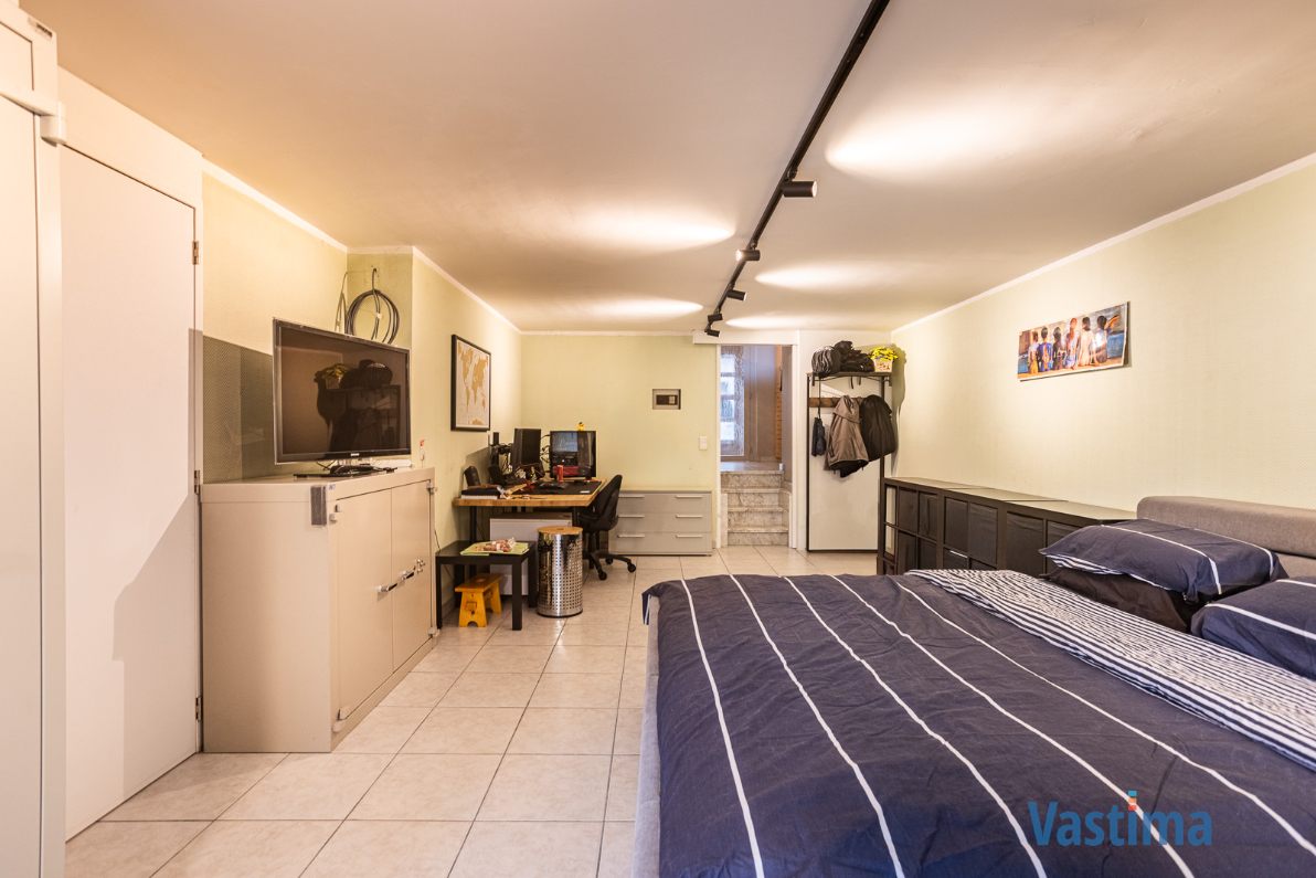Immo Vastima - Huis Te koop Erembodegem - Instapklare architectenwoning met 4 slaapkamers, tuin en garage nabij centrum Erembodegem