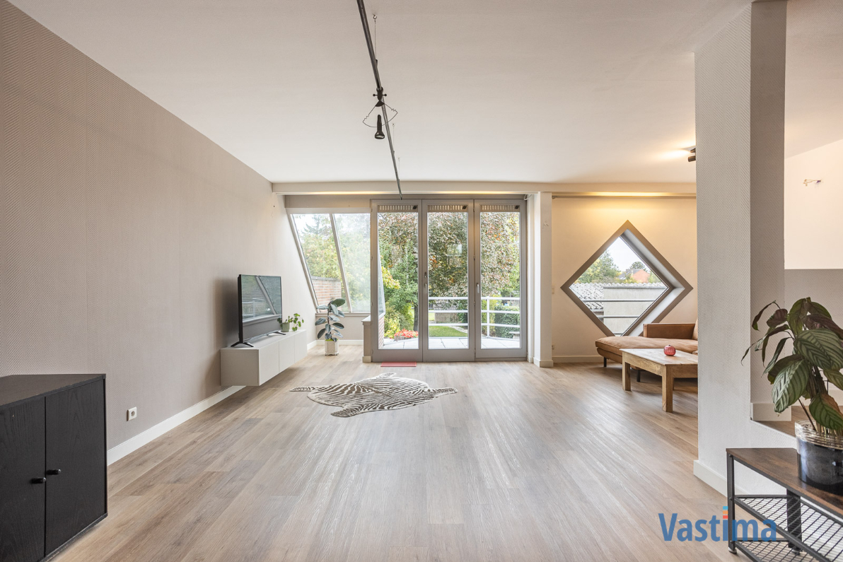 Immo Vastima - Huis Te koop Erembodegem - Instapklare architectenwoning met 4 slaapkamers, tuin en garage nabij centrum Erembodegem