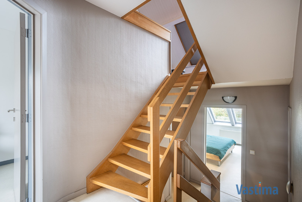 Immo Vastima - Huis Te koop Erembodegem - Instapklare architectenwoning met 4 slaapkamers, tuin en garage nabij centrum Erembodegem