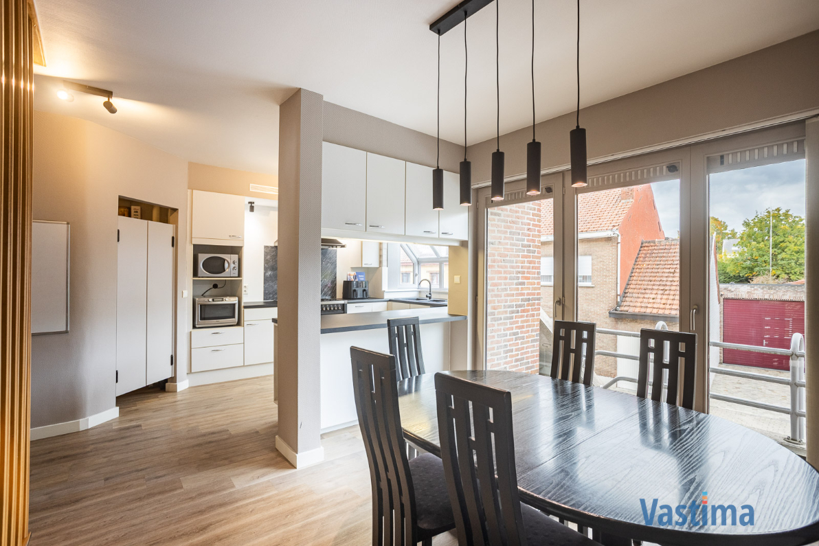 Immo Vastima - Huis Te koop Erembodegem - Instapklare architectenwoning met 4 slaapkamers, tuin en garage nabij centrum Erembodegem