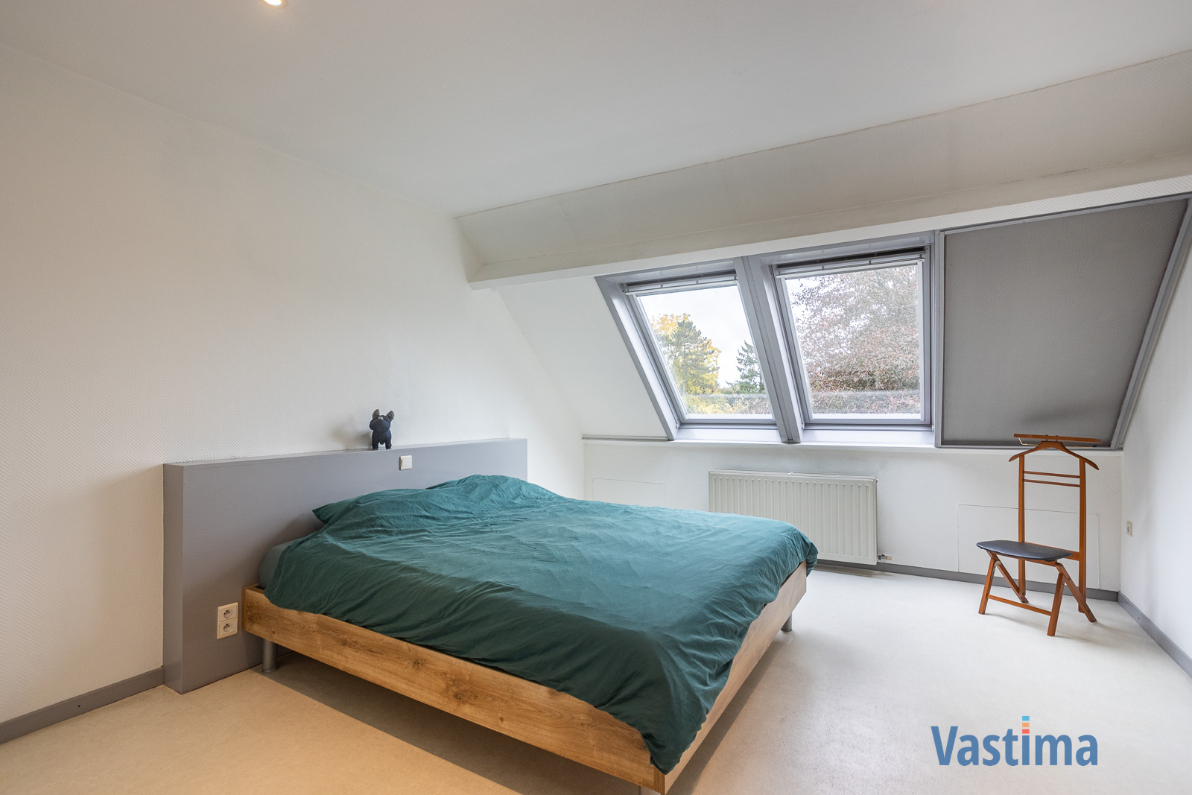 Immo Vastima - Huis Te koop Erembodegem - Instapklare architectenwoning met 4 slaapkamers, tuin en garage nabij centrum Erembodegem