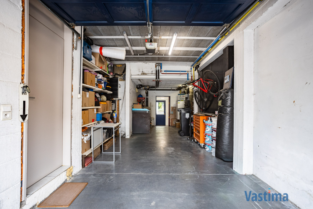 Immo Vastima - Huis Te koop Erembodegem - Instapklare architectenwoning met 4 slaapkamers, tuin en garage nabij centrum Erembodegem