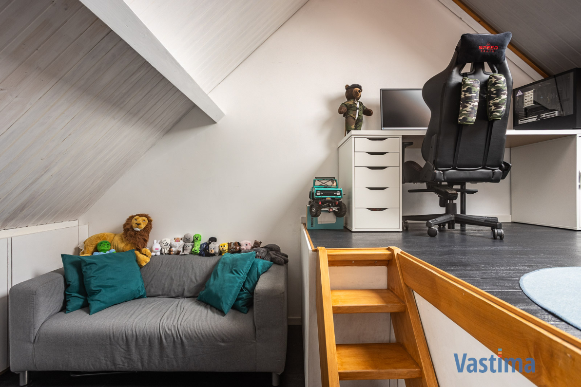 Immo Vastima - Huis Te koop Erembodegem - Instapklare architectenwoning met 4 slaapkamers, tuin en garage nabij centrum Erembodegem