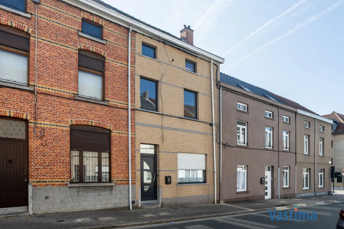 Immo Vastima - Huis Verkocht Aalst - Ruime woning met 4 slaapkamers en buitenruimte centrum Aalst