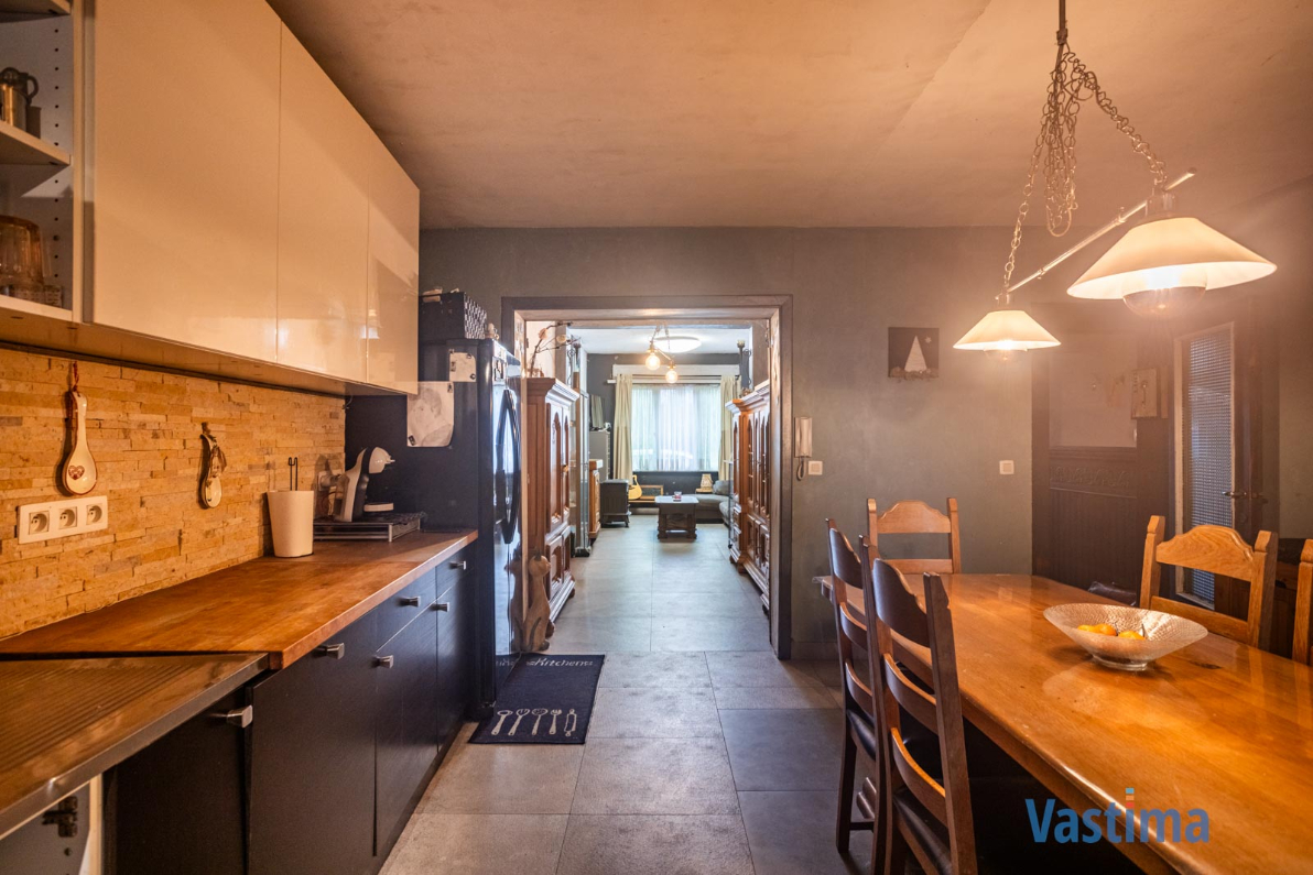 Immo Vastima - Huis Te koop Erembodegem - Gezinswoning met 3 slaapkamers en tuin nabij Erembodegem Dorp