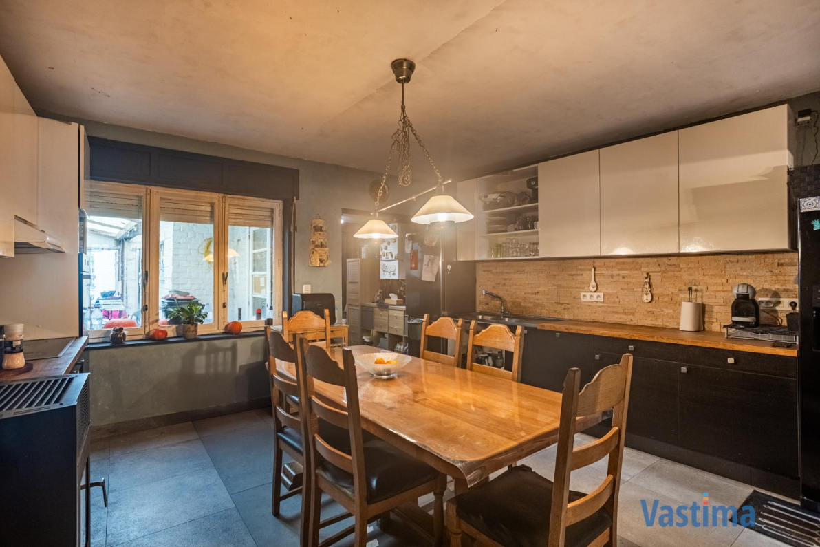 Immo Vastima - Huis Te koop Erembodegem - Gezinswoning met 3 slaapkamers en tuin nabij Erembodegem Dorp