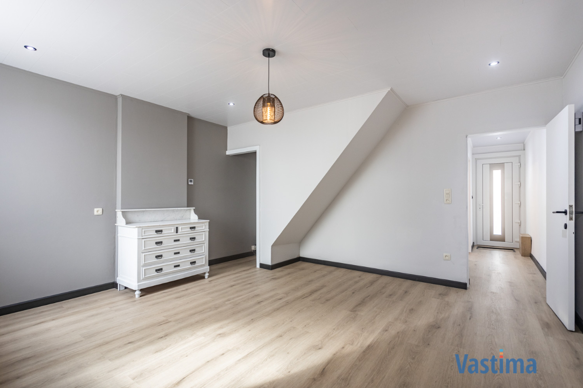 Immo Vastima - Huis Te koop Aalst - Volledig gerenoveerde rijwoning met 3 slaapkamers nabij centrum Aalst