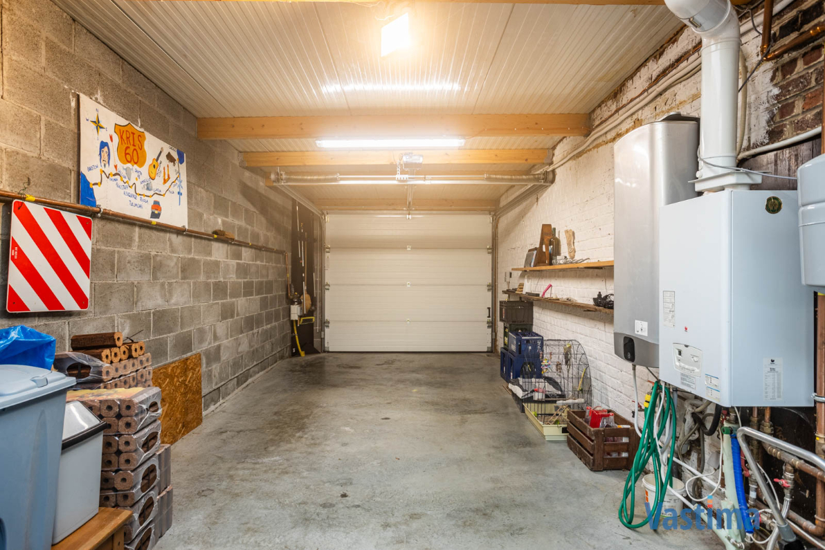 Immo Vastima - Huis Te koop Affligem - Instapklare woning met 3 slaapkamers, dubbele garage en grote tuin