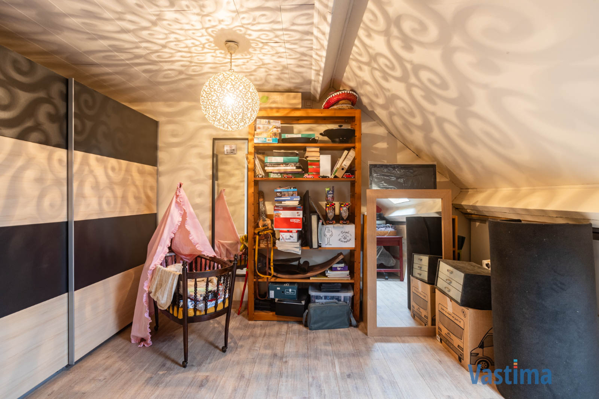 Immo Vastima - Huis Te koop Affligem - Instapklare woning met 3 slaapkamers, dubbele garage en grote tuin