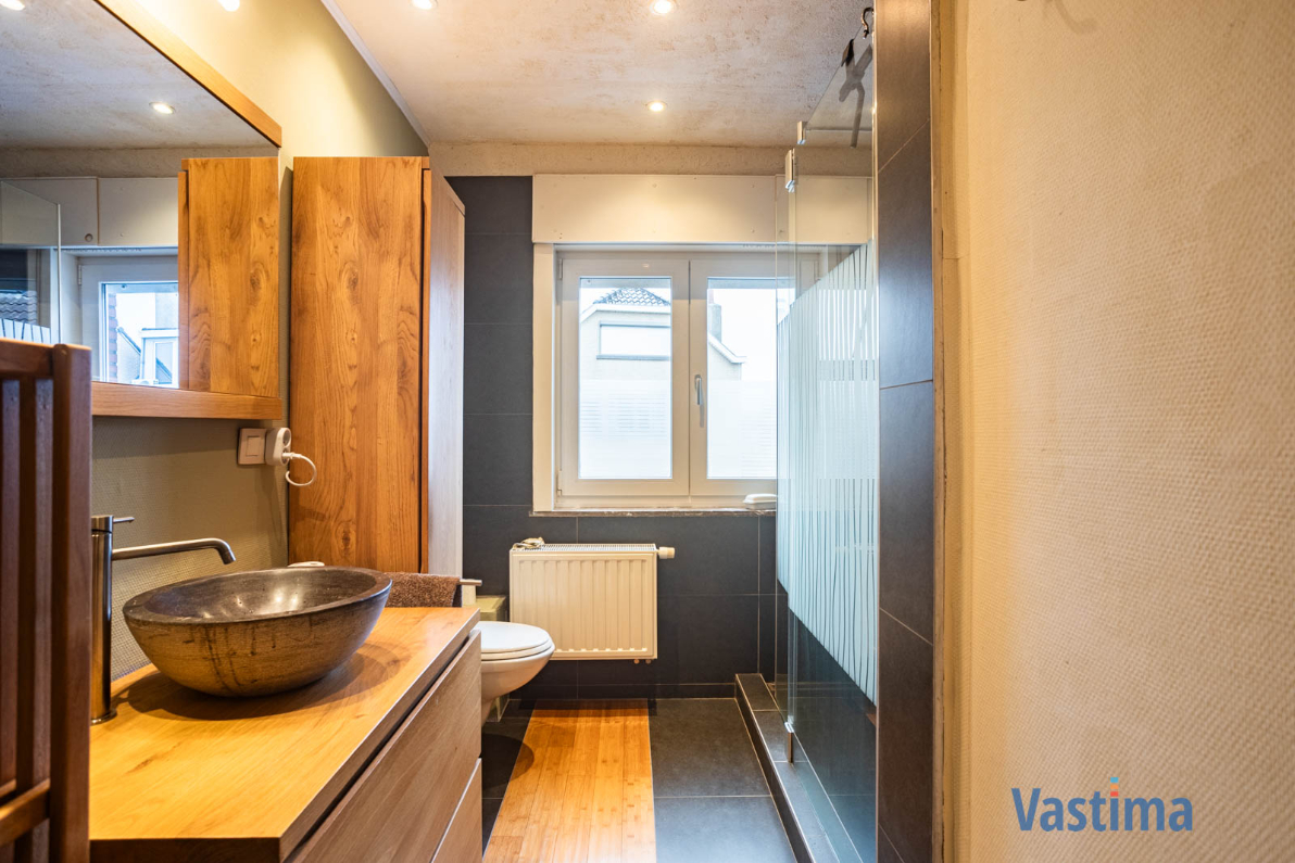 Immo Vastima - Huis Te koop Affligem - Instapklare woning met 3 slaapkamers, dubbele garage en grote tuin