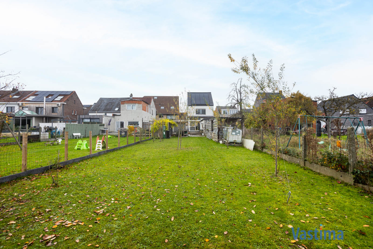 Immo Vastima - Huis Te koop Affligem - Instapklare woning met 3 slaapkamers, dubbele garage en grote tuin