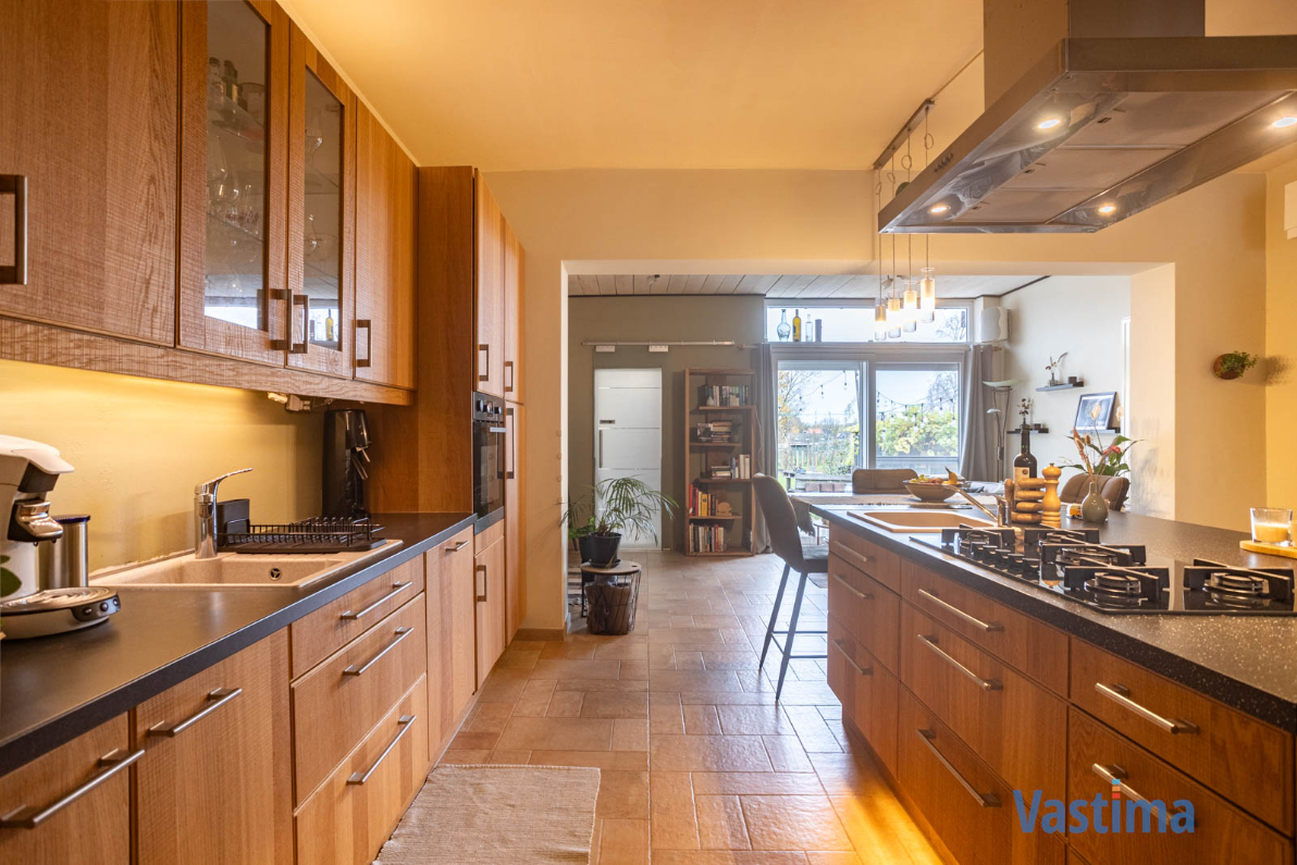 Immo Vastima - Huis Te koop Affligem - Instapklare woning met 3 slaapkamers, dubbele garage en grote tuin