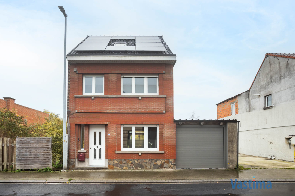 Immo Vastima - Huis Te koop Affligem - Instapklare woning met 3 slaapkamers, dubbele garage en grote tuin