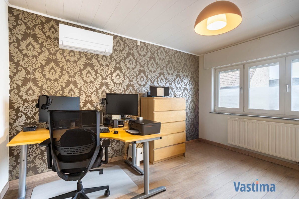 Immo Vastima - Huis Te koop Affligem - Instapklare woning met 3 slaapkamers, dubbele garage en grote tuin