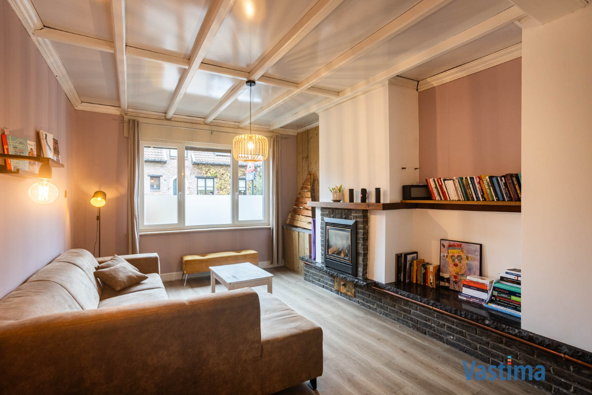 Immo Vastima - Huis Te koop Erembodegem - Gerenoveerde gezinswoning met tuin in Erembodegem