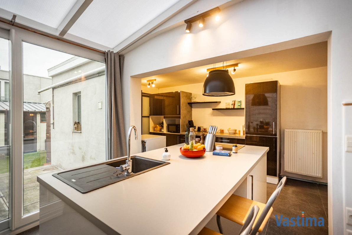 Immo Vastima - Huis Te koop Erembodegem - Gerenoveerde gezinswoning met tuin in Erembodegem