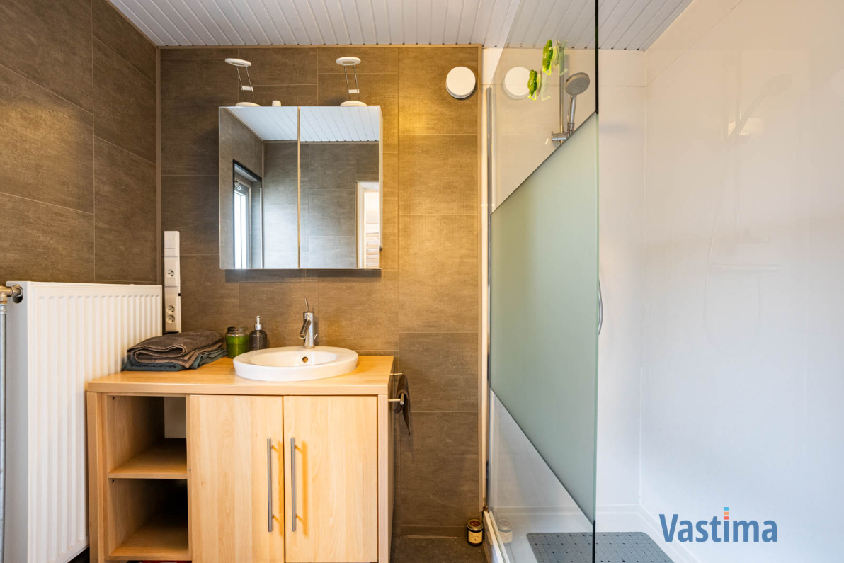 Immo Vastima - Huis Te koop Erembodegem - Gerenoveerde gezinswoning met tuin in Erembodegem