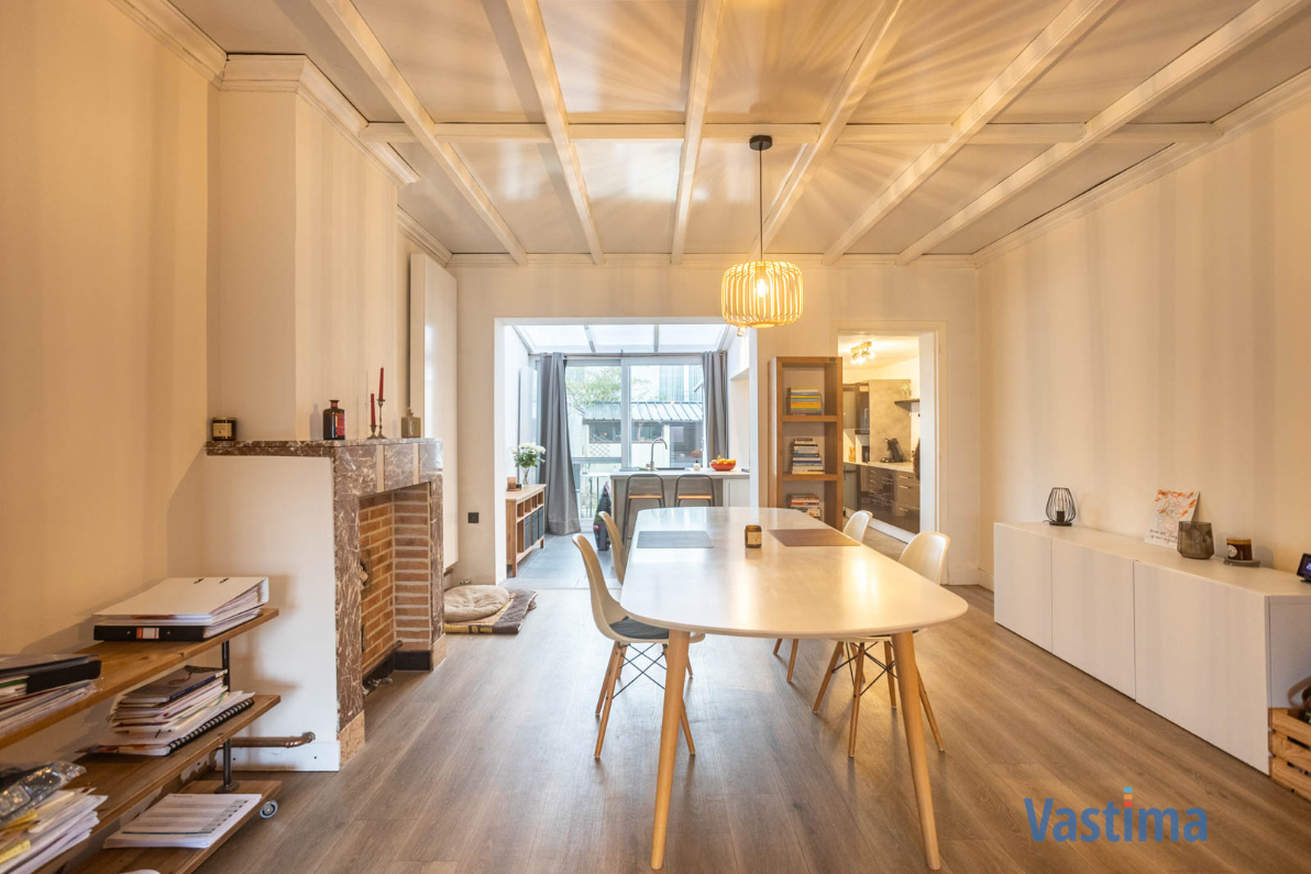 Immo Vastima - Huis Te koop Erembodegem - Gerenoveerde gezinswoning met tuin in Erembodegem