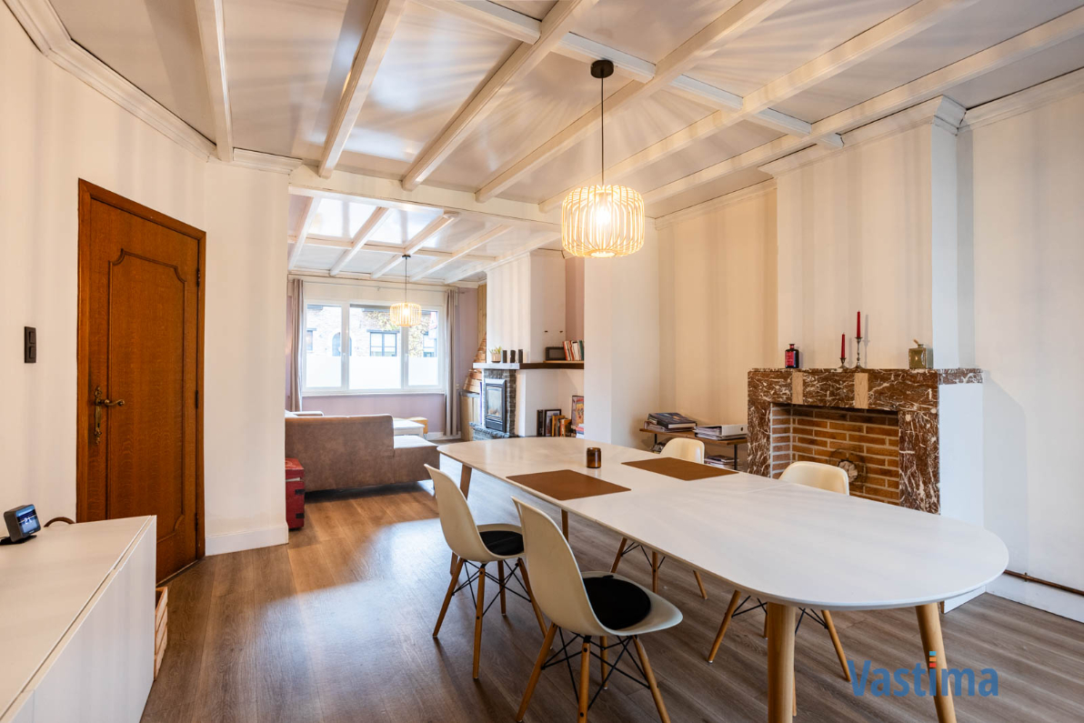 Immo Vastima - Huis Te koop Erembodegem - Gerenoveerde gezinswoning met tuin in Erembodegem