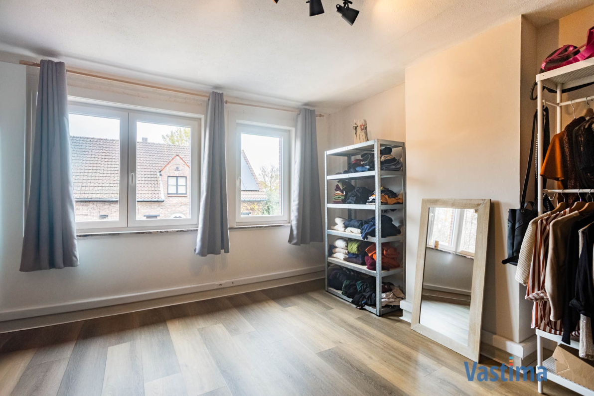 Immo Vastima - Huis Te koop Erembodegem - Gerenoveerde gezinswoning met tuin in Erembodegem