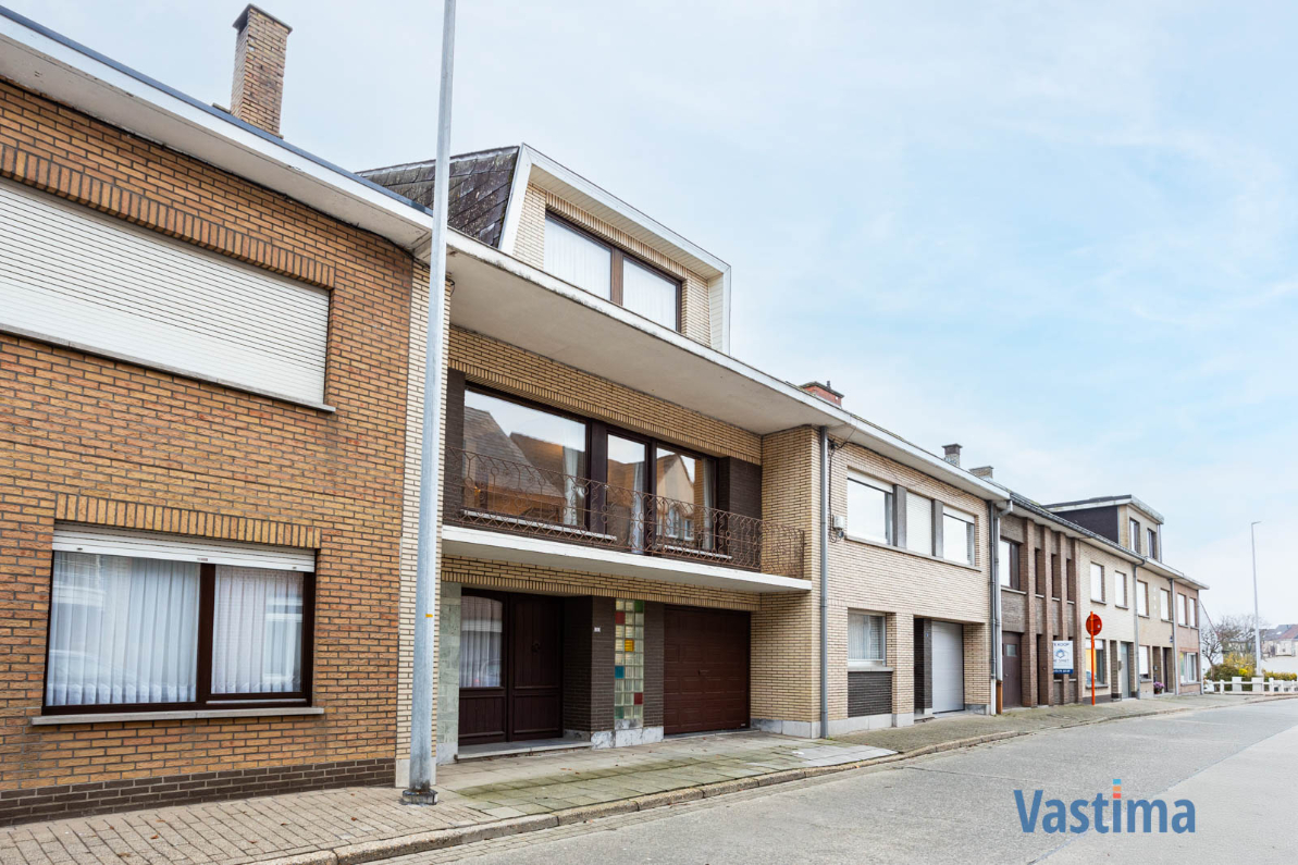 Immo Vastima - Huis Te koop Denderleeuw - Ruime gezinswoning met potentieel nabij centrum Denderleeuw