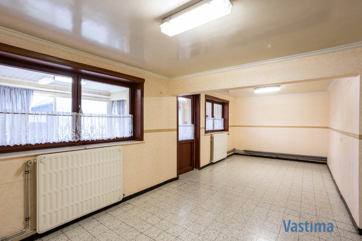 Immo Vastima - Huis Te koop Denderleeuw - Ruime gezinswoning met potentieel nabij centrum Denderleeuw