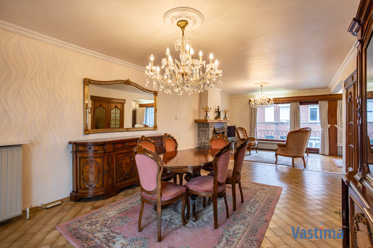 Immo Vastima - Huis Te koop Denderleeuw - Ruime gezinswoning met potentieel nabij centrum Denderleeuw