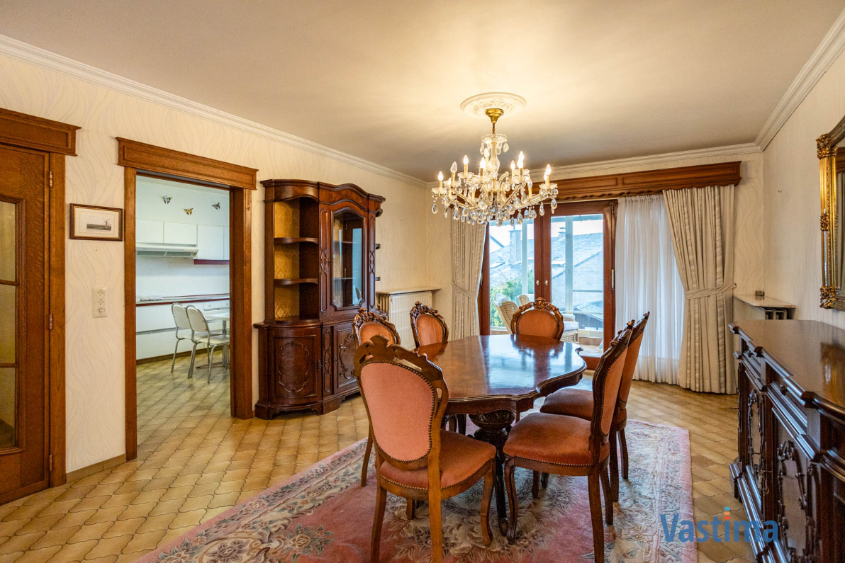 Immo Vastima - Huis Te koop Denderleeuw - Ruime gezinswoning met potentieel nabij centrum Denderleeuw