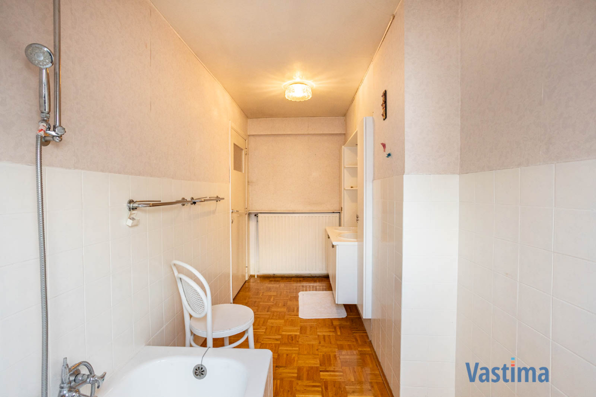 Immo Vastima - Huis Te koop Denderleeuw - Ruime gezinswoning met potentieel nabij centrum Denderleeuw