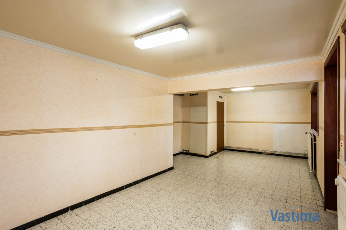 Immo Vastima - Huis Te koop Denderleeuw - Ruime gezinswoning met potentieel nabij centrum Denderleeuw