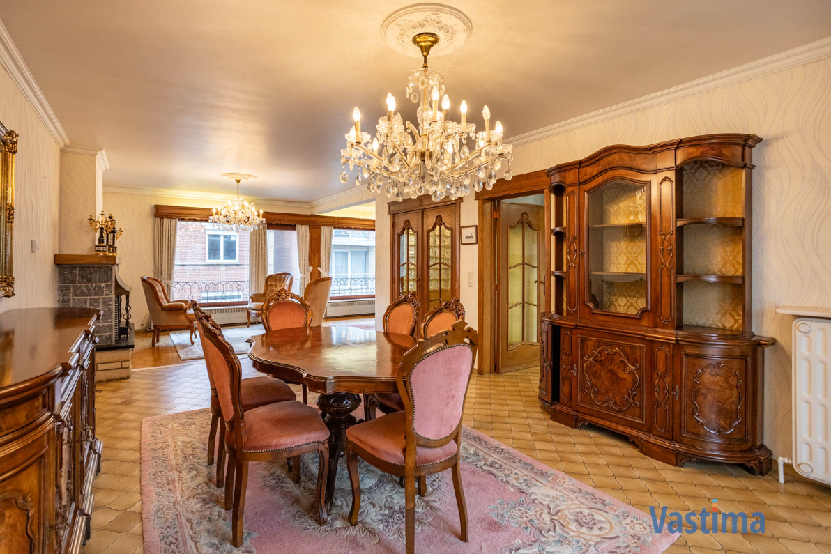 Immo Vastima - Huis Te koop Denderleeuw - Ruime gezinswoning met potentieel nabij centrum Denderleeuw