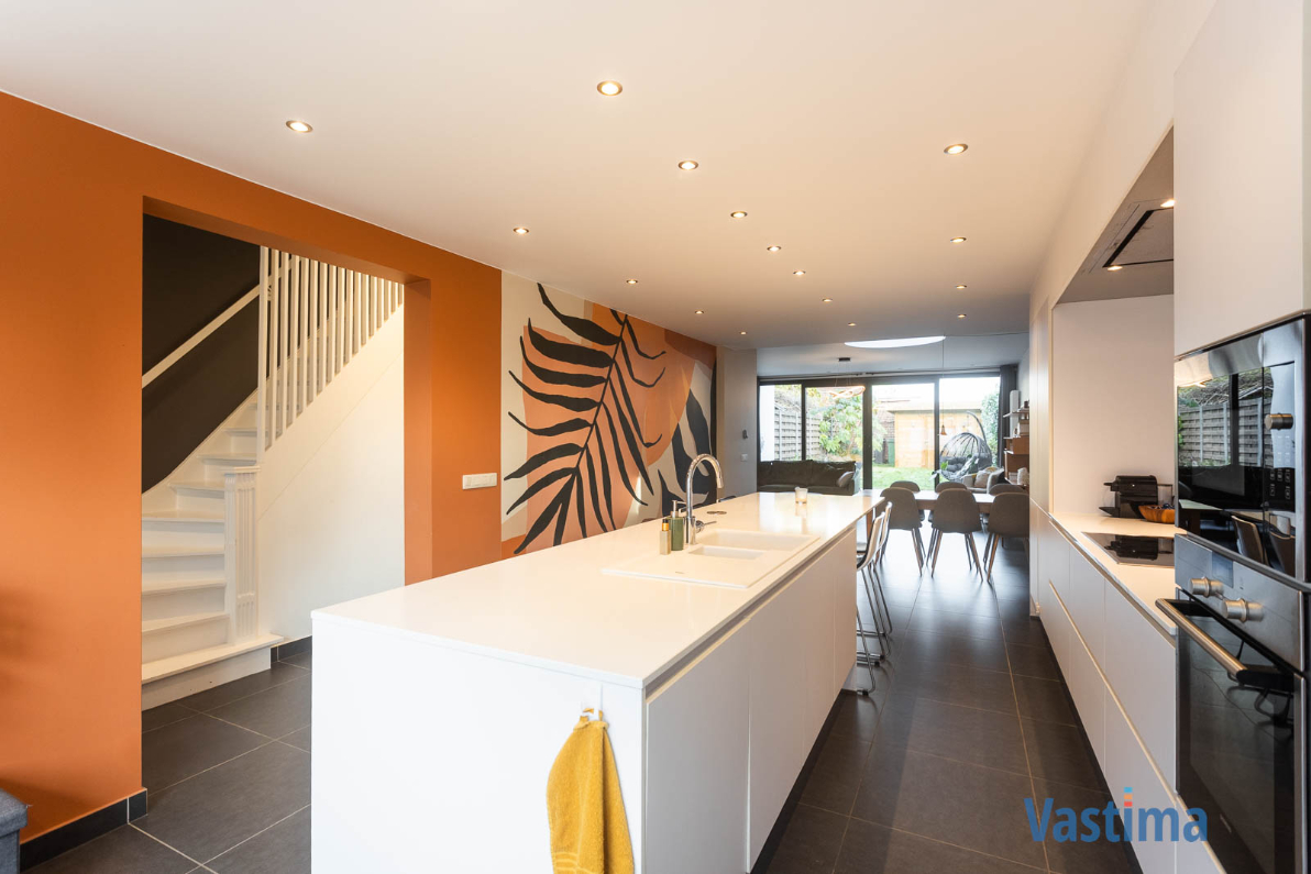 Immo Vastima - Huis Te koop Aalst - Instapklare, lichtrijke én gerenoveerde gezinswoning