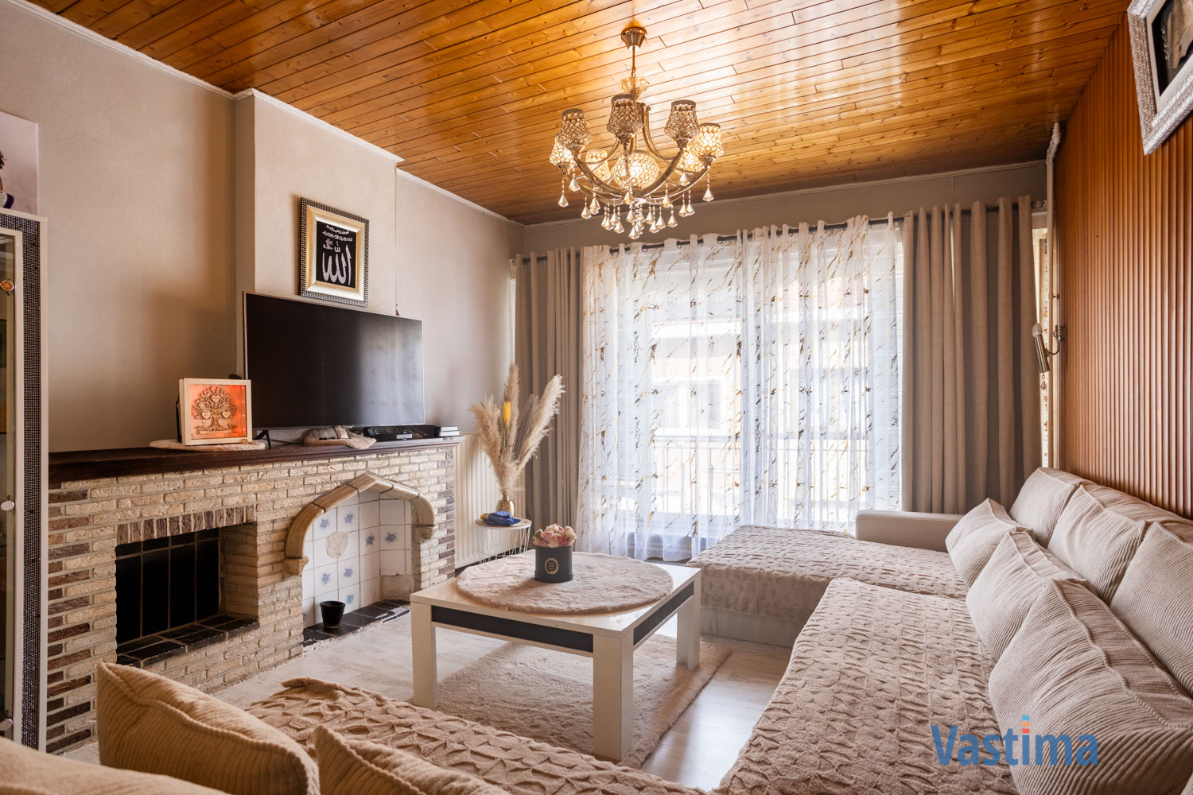 Immo Vastima - Huis Te koop Aalst - Gezinswoning met loods in Aalst – perfect voor wonen én werken