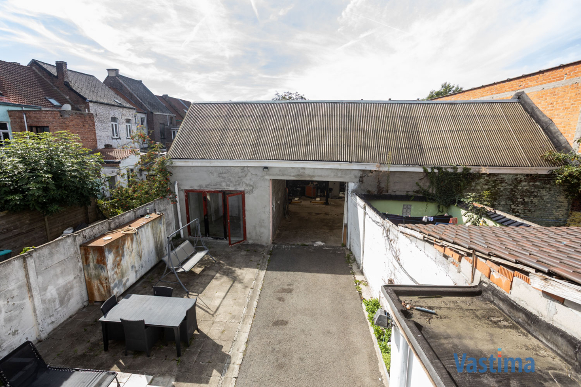 Immo Vastima - Huis Te koop Aalst - Gezinswoning met loods in Aalst – perfect voor wonen én werken
