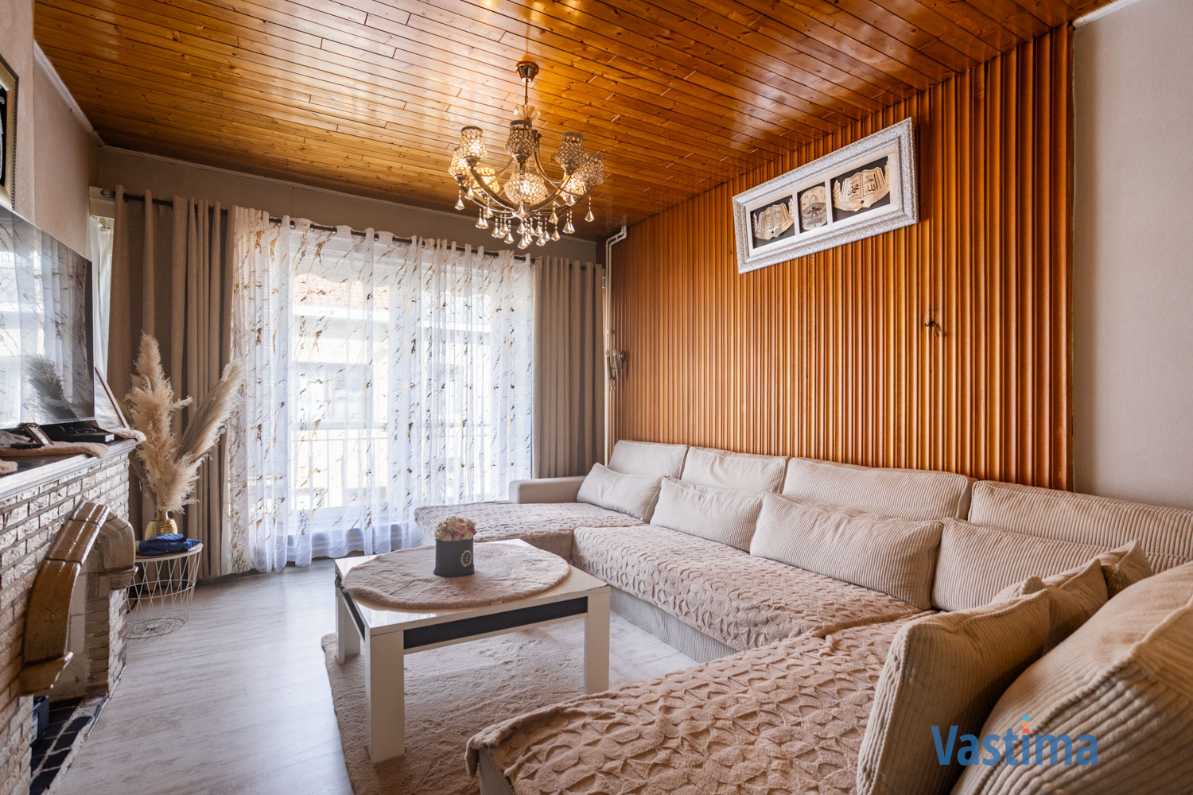 Immo Vastima - Huis Te koop Aalst - Twee aanpalende woningen met loods nabij centrum Aalst – ideaal voor wonen, werken of project