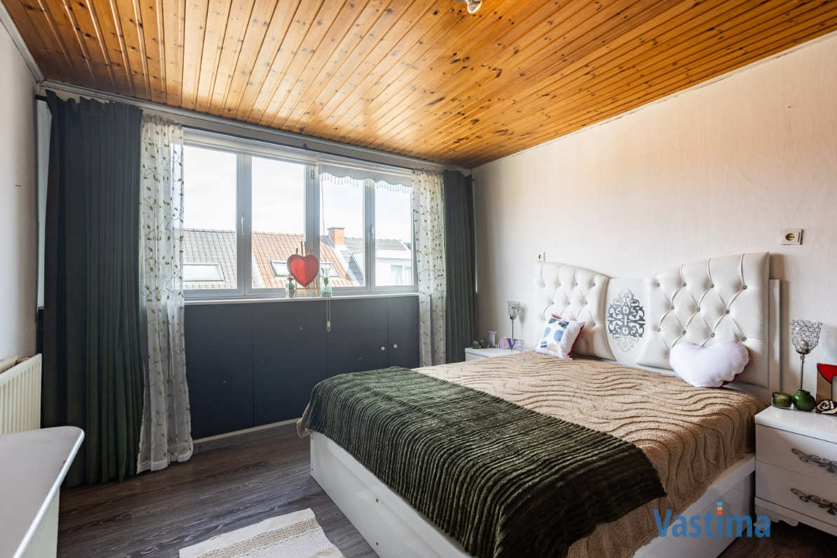 Immo Vastima - Huis Te koop Aalst - Twee aanpalende woningen met loods nabij centrum Aalst – ideaal voor wonen, werken of project