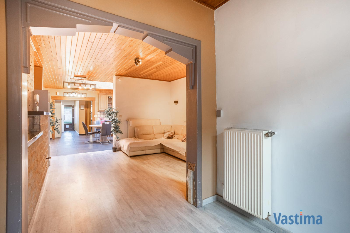 Immo Vastima - Huis Te koop Aalst - Stadswoning met zonnepanelen en tuin