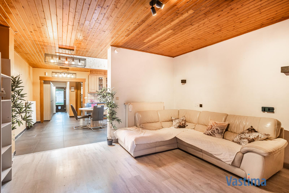 Immo Vastima - Huis Te koop Aalst - Stadswoning met zonnepanelen en tuin