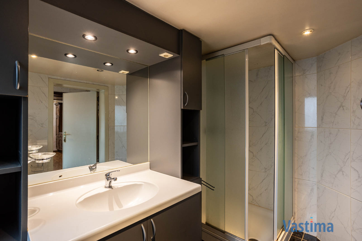 Immo Vastima - Huis Te koop Lede - Te renoveren, halfopen woning met zuid gerichte tuin