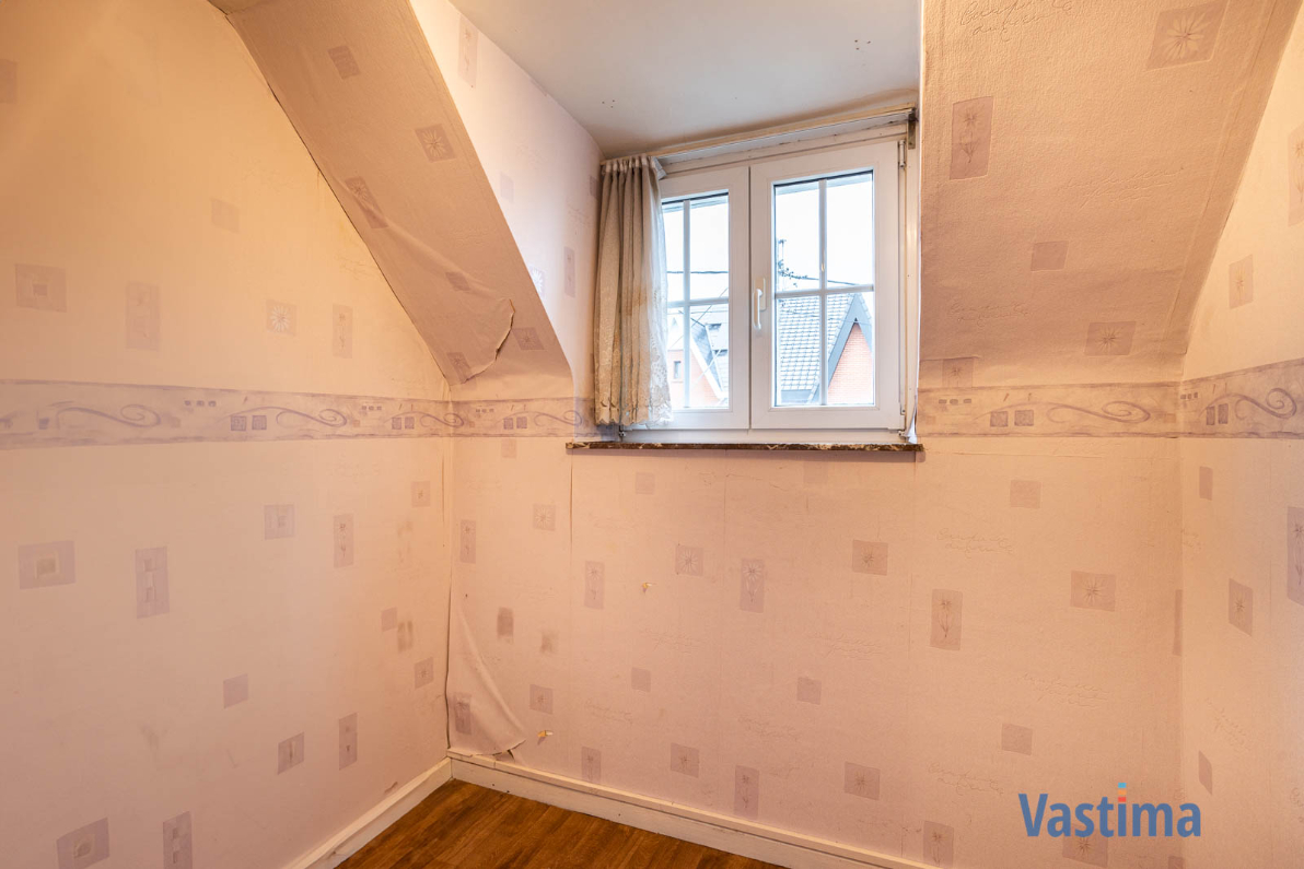 Immo Vastima - Huis Te koop Lede - Te renoveren, halfopen woning met zuid gerichte tuin