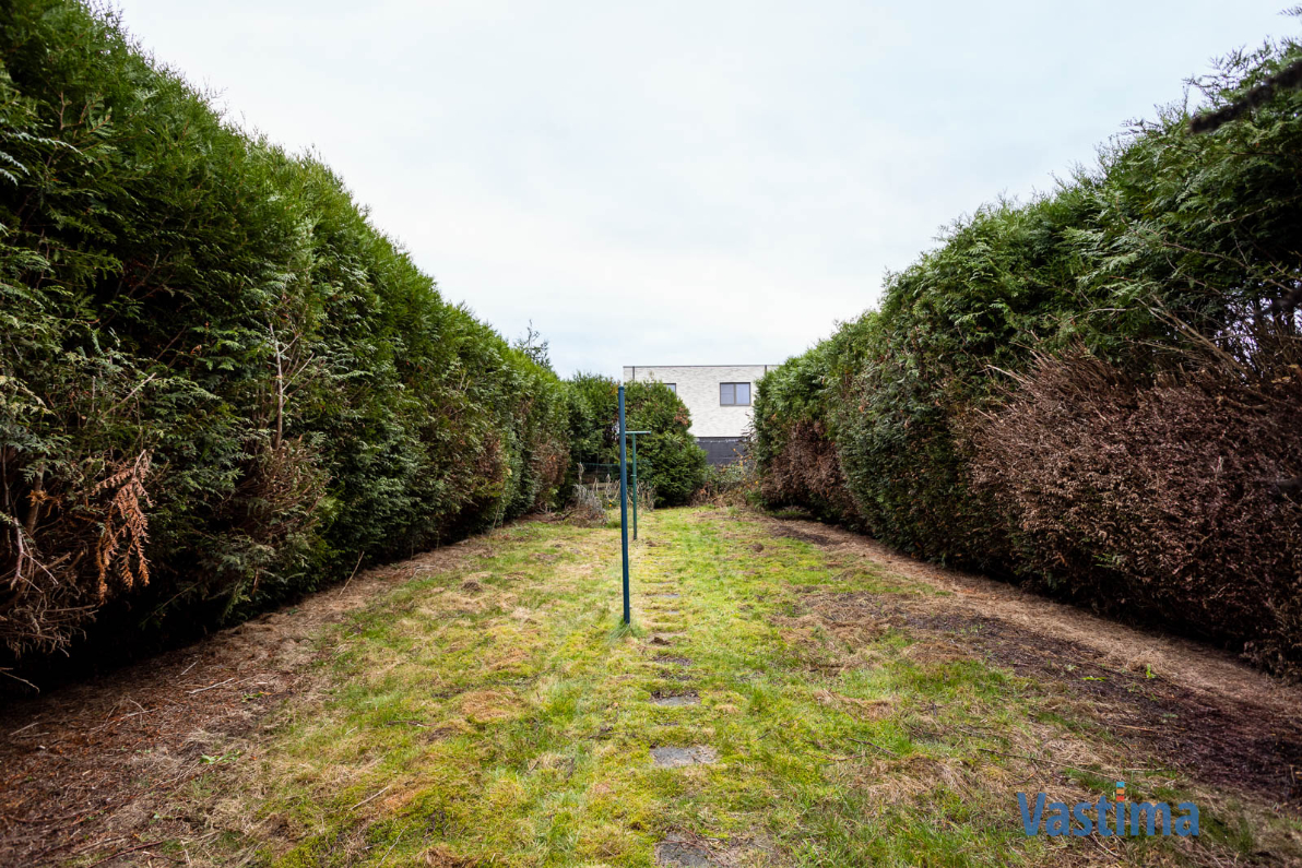 Immo Vastima - Huis Te koop Lede - Te renoveren, halfopen woning met zuid gerichte tuin